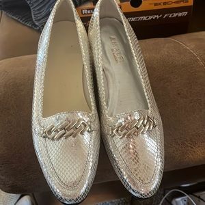 Almalfi size 9 flats
